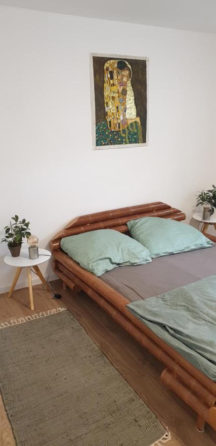 Frisch Renoviert Mit Dachterrasse - Geniesse Ruhe Und Grun Nahe Neustadt Aisch Нойштадт-ан-дер-Айш Экстерьер фото